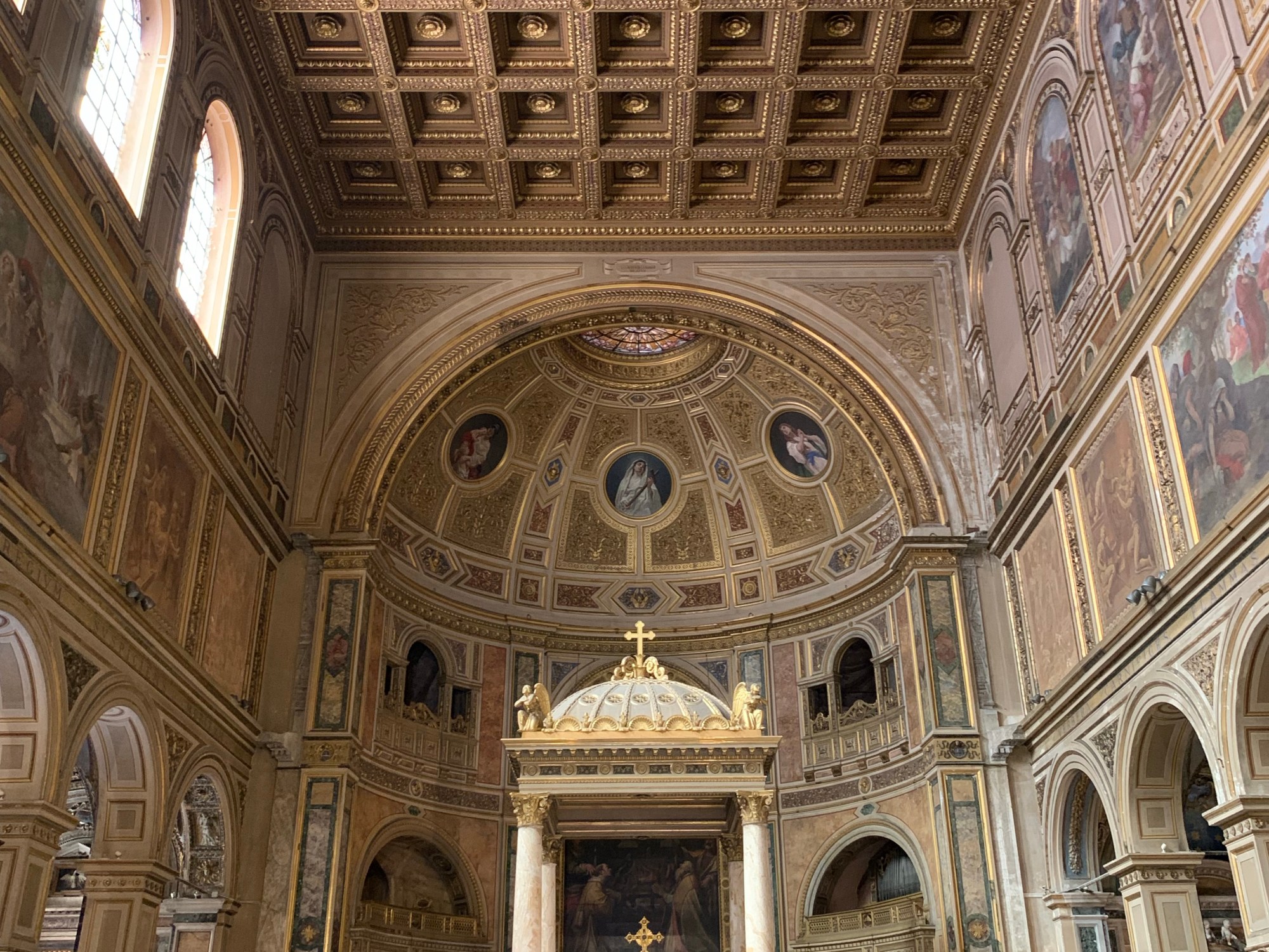 Interior of the Basilica. Credit: Jacob Stein | Crux Stationalis